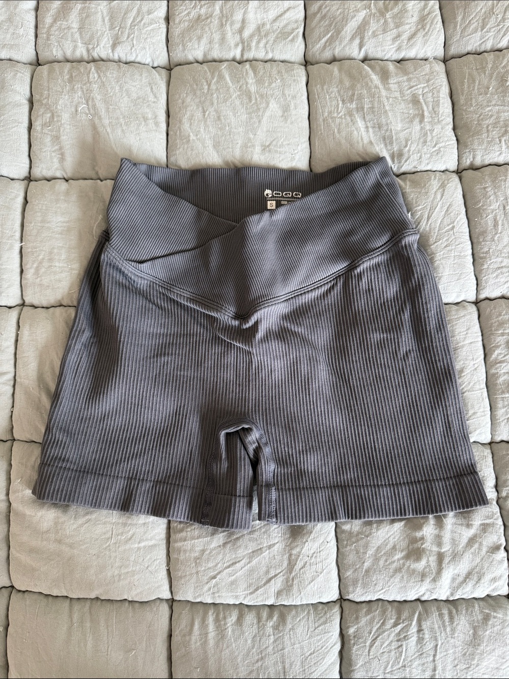 High-Waist Ribbed Bike Shorts — Gray